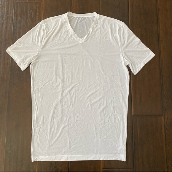 New Without Tag Tommy John Air Men's White Undershirt Super Soft M vneck - Picture 1 of 4